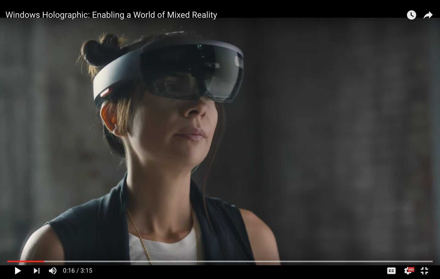 Microsoft reveals the chip behind it HoloLens virtual reality headset ...