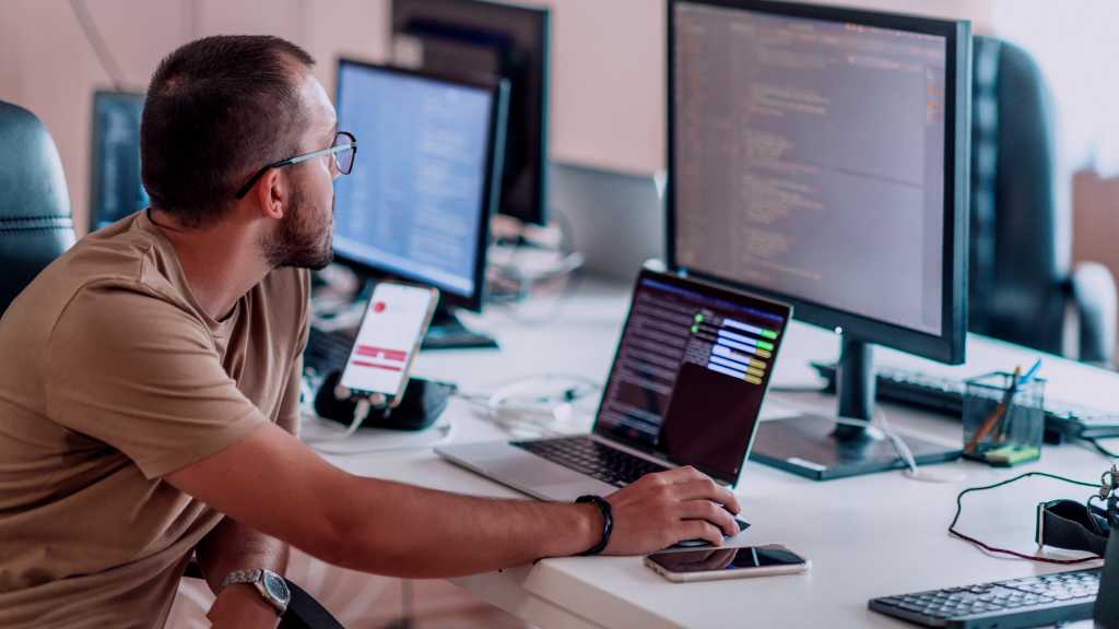 App Developer Testing 16z9 SHUTTERSTOCK EDITORIAL GERMANY ONLY