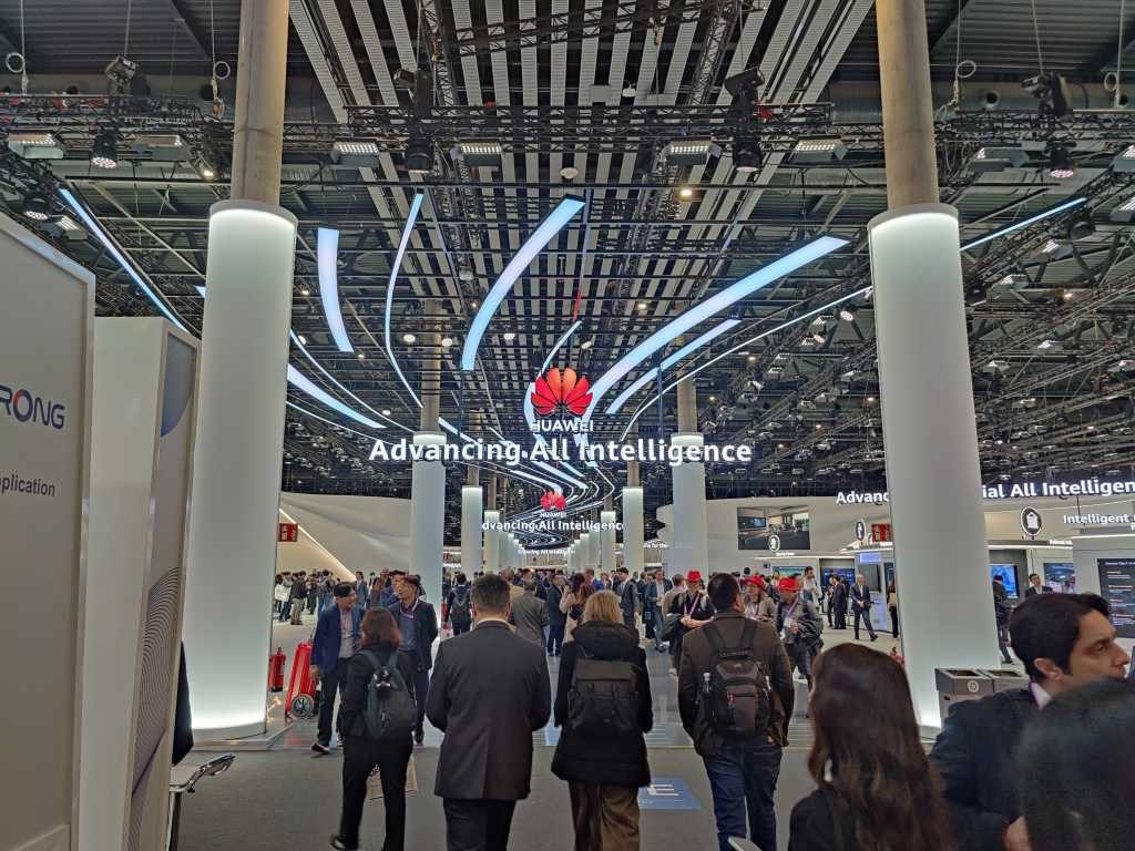 pabellón de Huawei en el MWC 2026