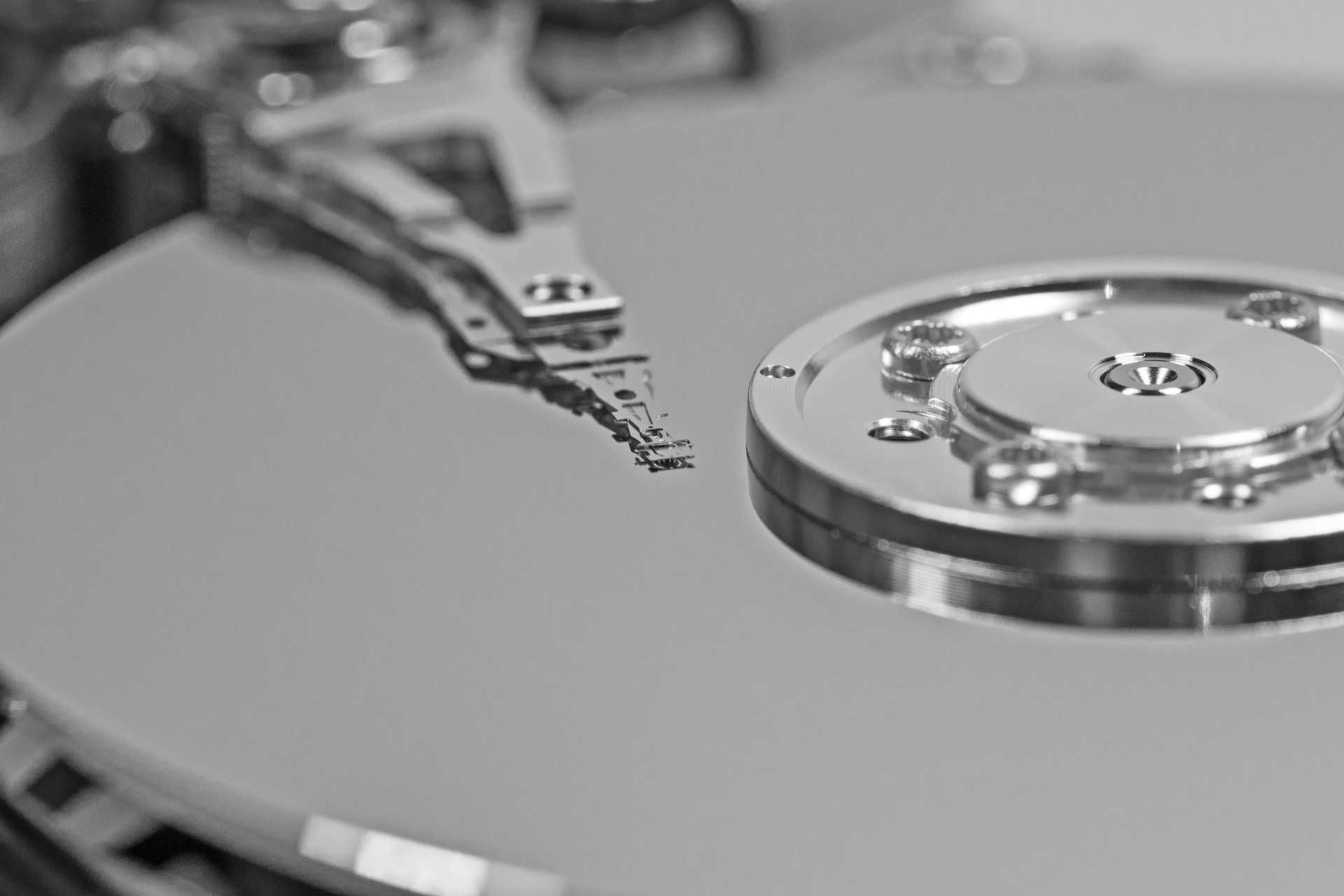 Bidding war over key component could eliminate third hard disk maker